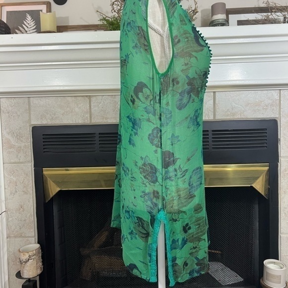 Language for Anthropologie Beautiful Silk Green Tunic Top with Crochet Elements. - Picture 5 of 11